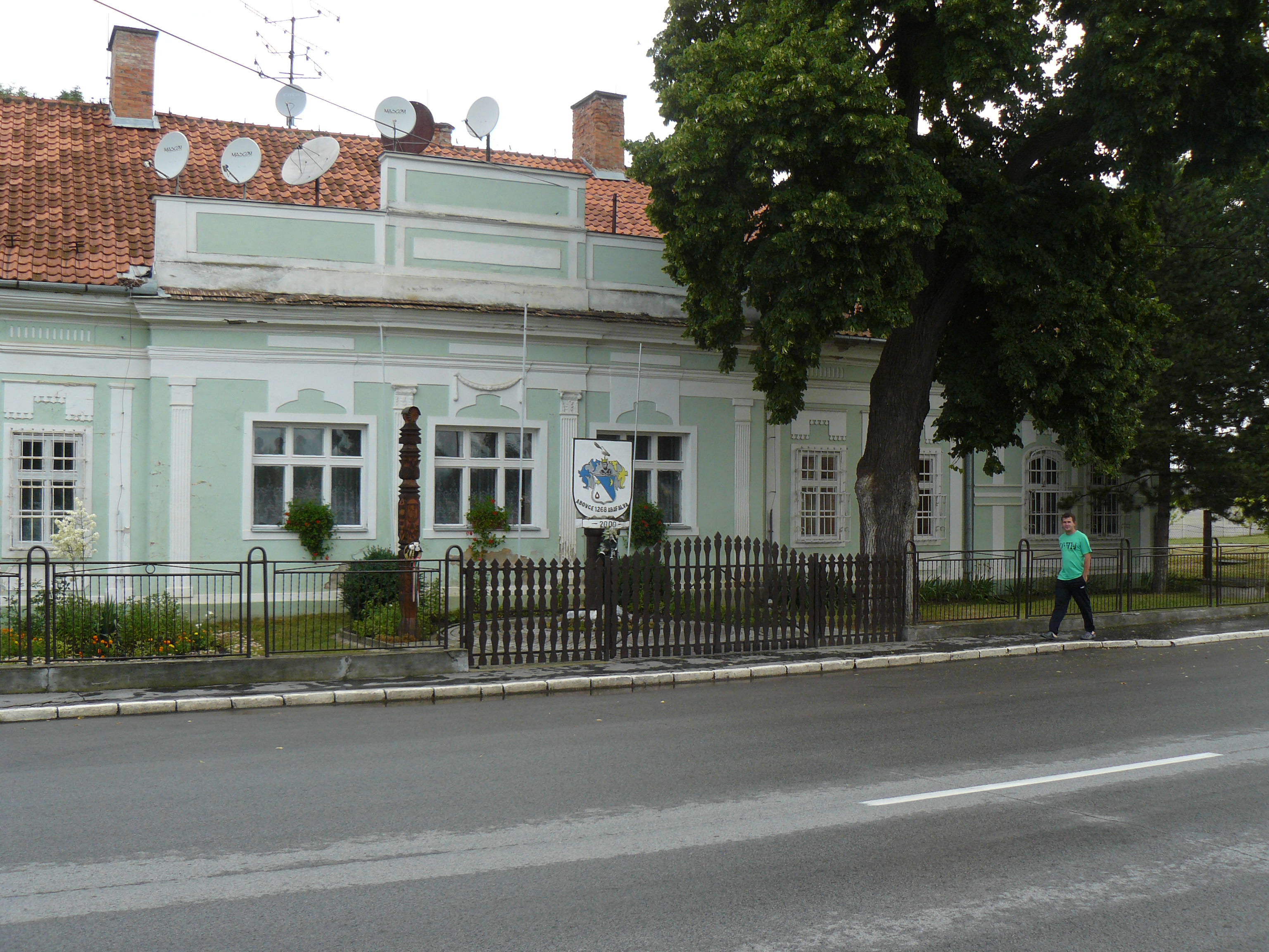 02 Milan márne hľadá novinový stánok